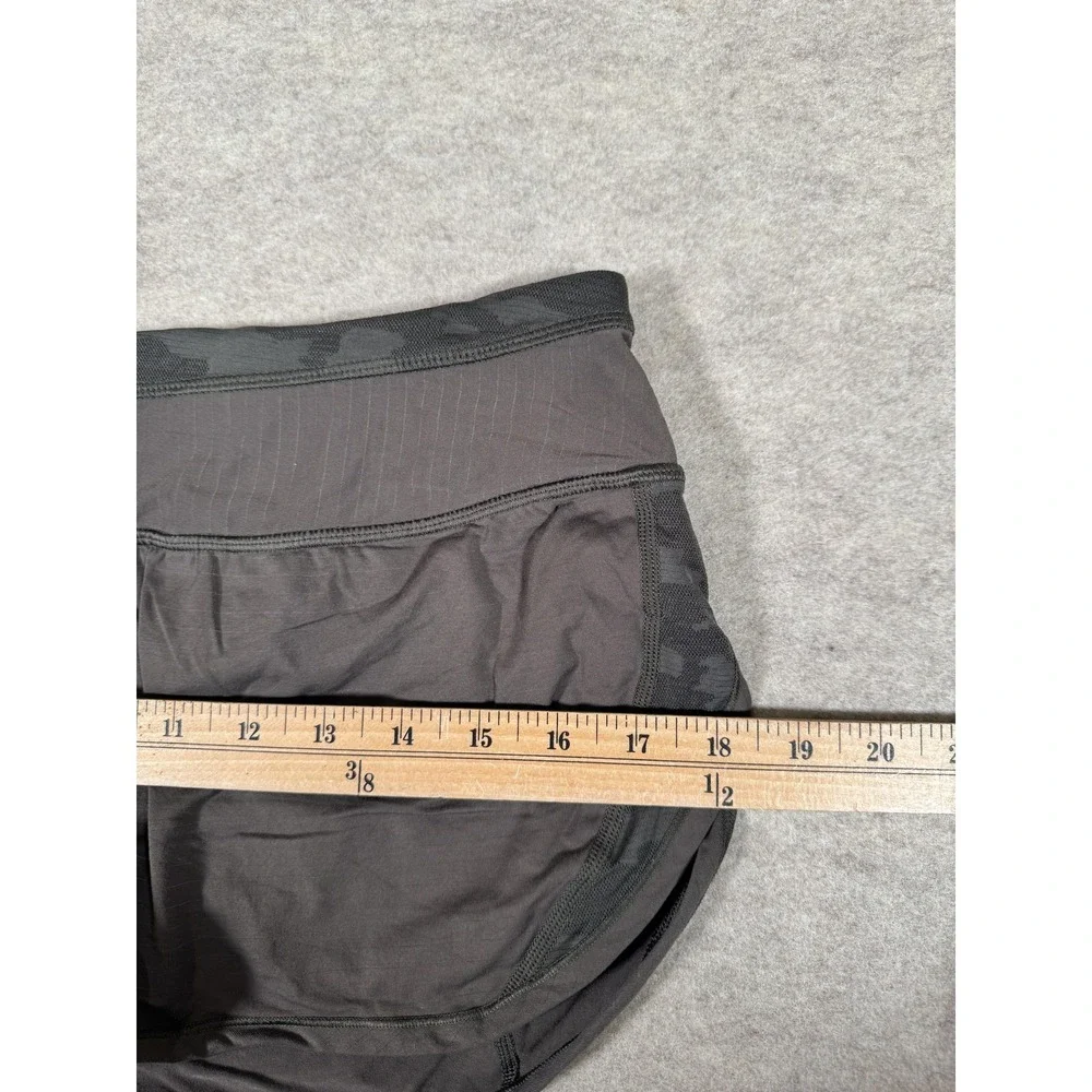 Lululemon Running Shorts Womens 6 Gray Lined Zip‎ Pocket Mesh Split Hem 3 In Run
